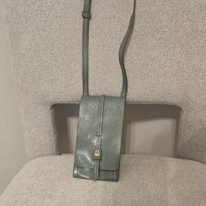 Sleek Green Crossbody Bag